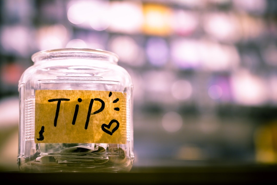 A Simple Guide to Splitting Restaurant Bills and Calculating Tips